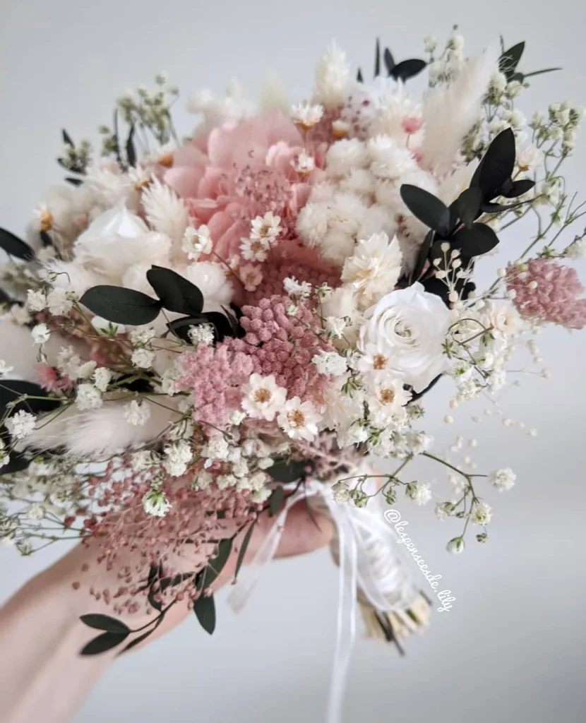 Bouquet en fleurs séchées rose blanc vert