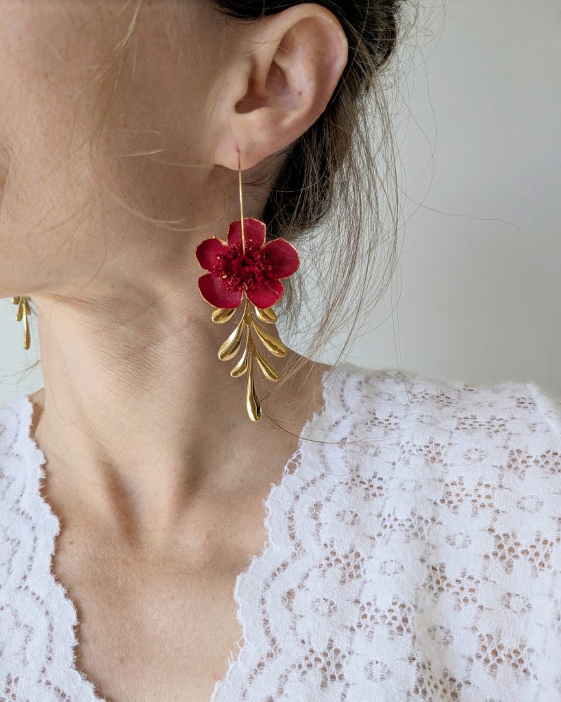 Boucles d’oreilles Myosotis, portées