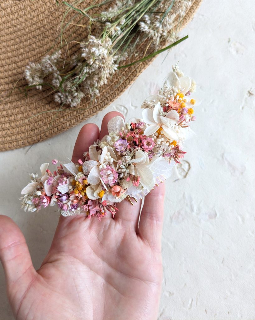 Peigne à cheveux Fleuri mariage Rosee Florale Tenu, tenue en main