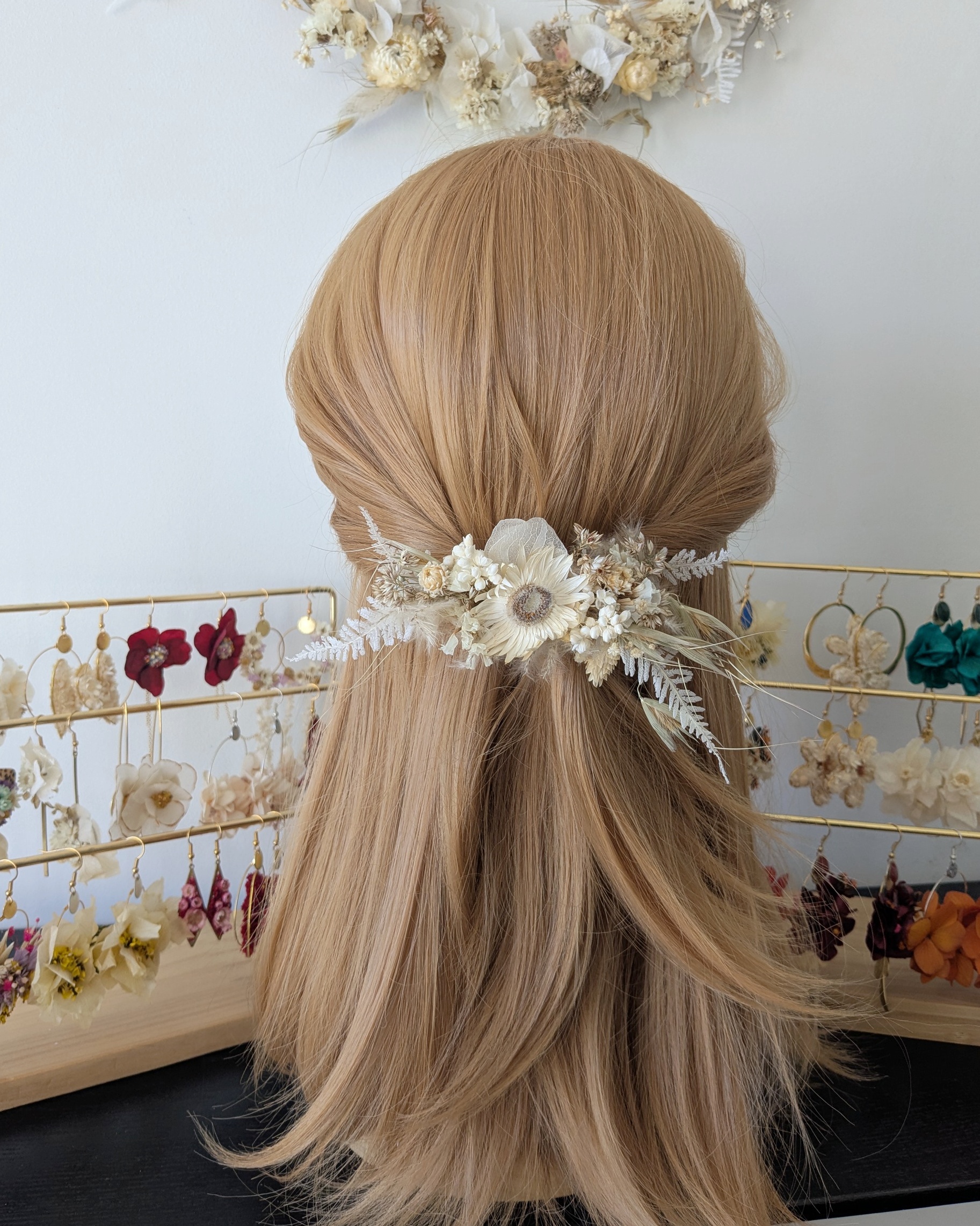 Barrette fleurs séchées Nature Boheme, sur mannequin