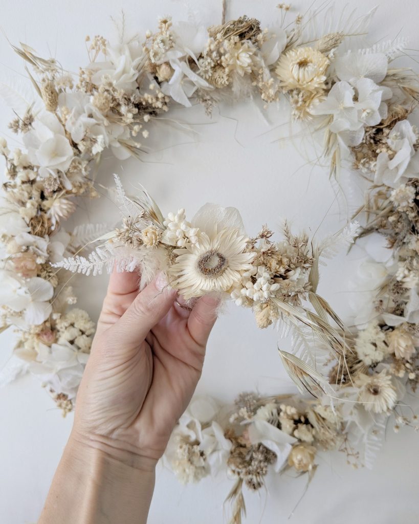 Barrette fleurs séchées Nature Boheme Tenu, tenue en main