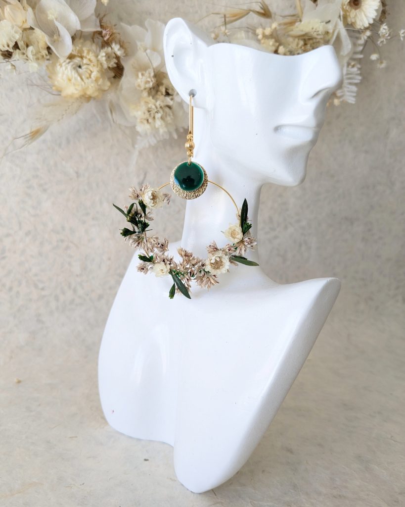 Boucles d’oreilles doré illes foret enchantee presentoir