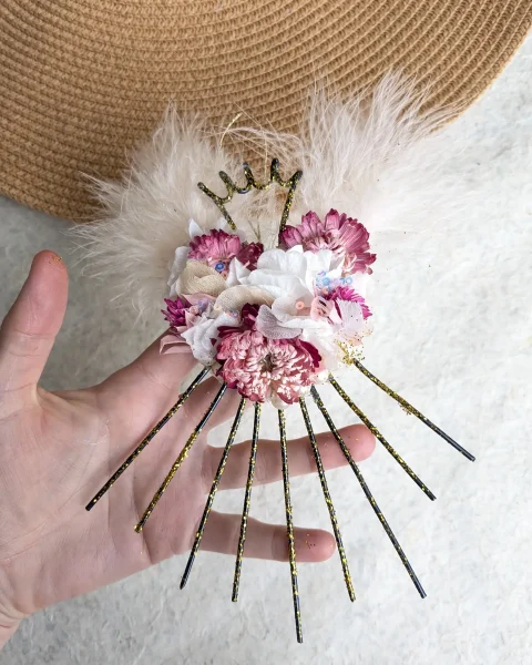 Ex-voto décoration murale en fleurs séchées ma princesse, tenue en main