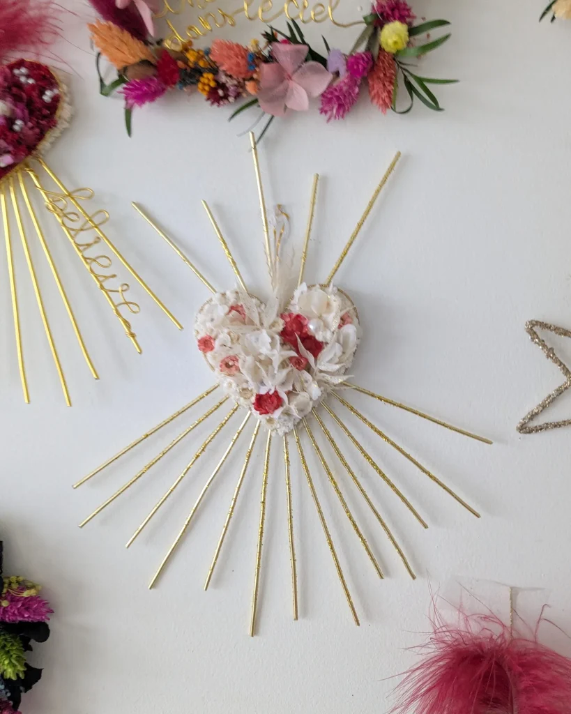 Ex-voto décoration murale en fleurs séchées cœur Rayonnant Mur