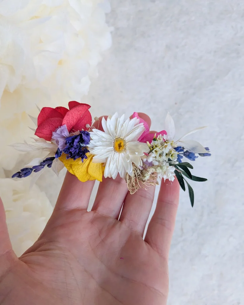 Barrette en fleurs séchées Printemps Devant