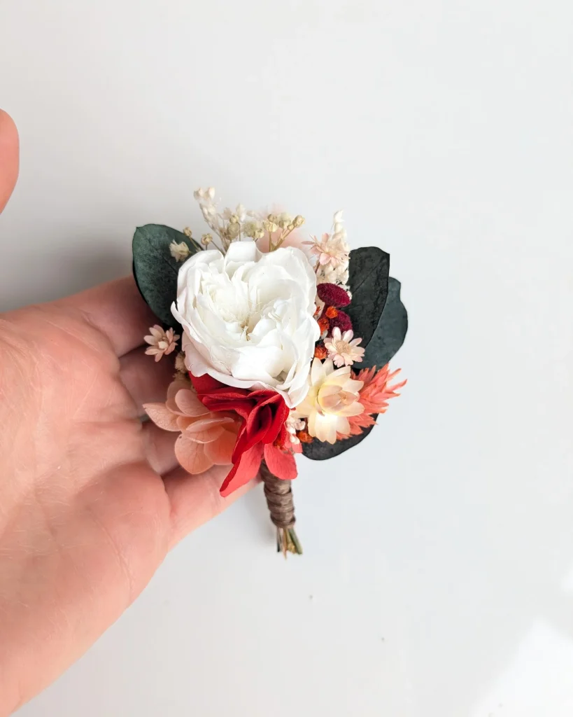 Boutonnière en fleurs séchées Anglaise Devant