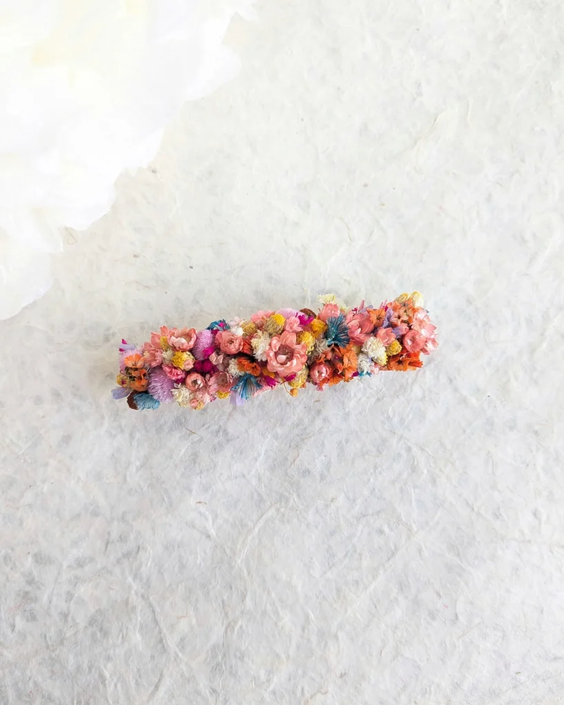Barrette à cheveux en fleurs séchées Color Pop, vue d’ensemble