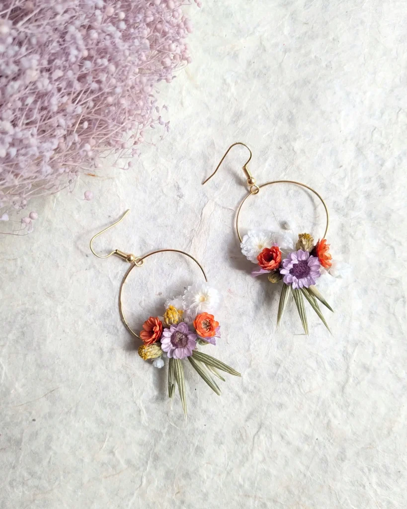 Boucles d’oreilles en fleurs séchées Flore, vue d’ensemble
