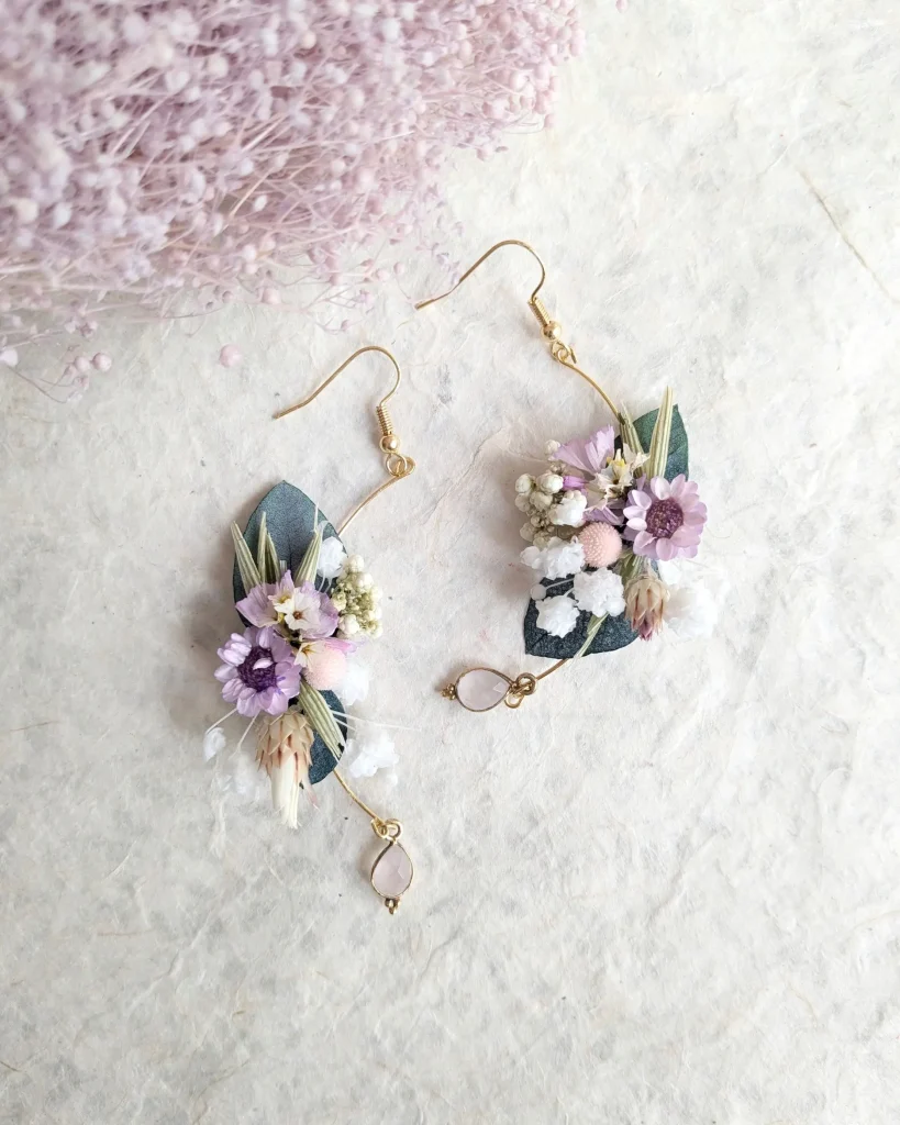 Boucles d’oreilles en fleurs séchées Violine, vue d’ensemble