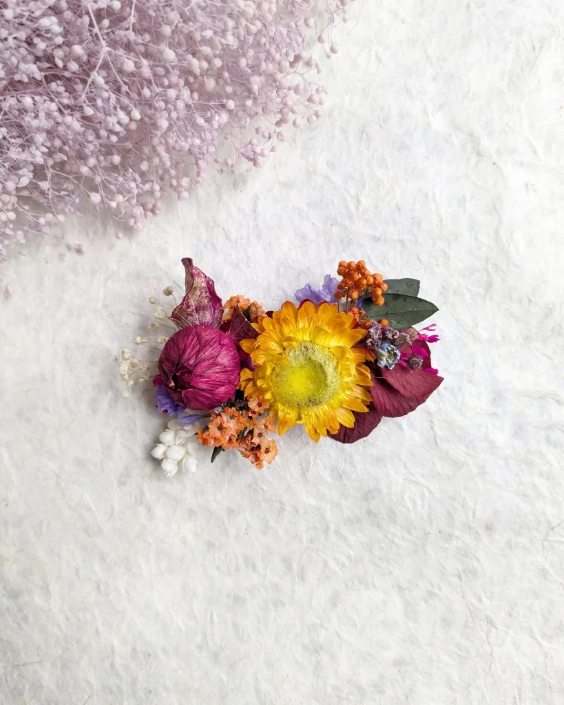 Pince crocodile en fleurs séchées Suzanne, vue d’ensemble