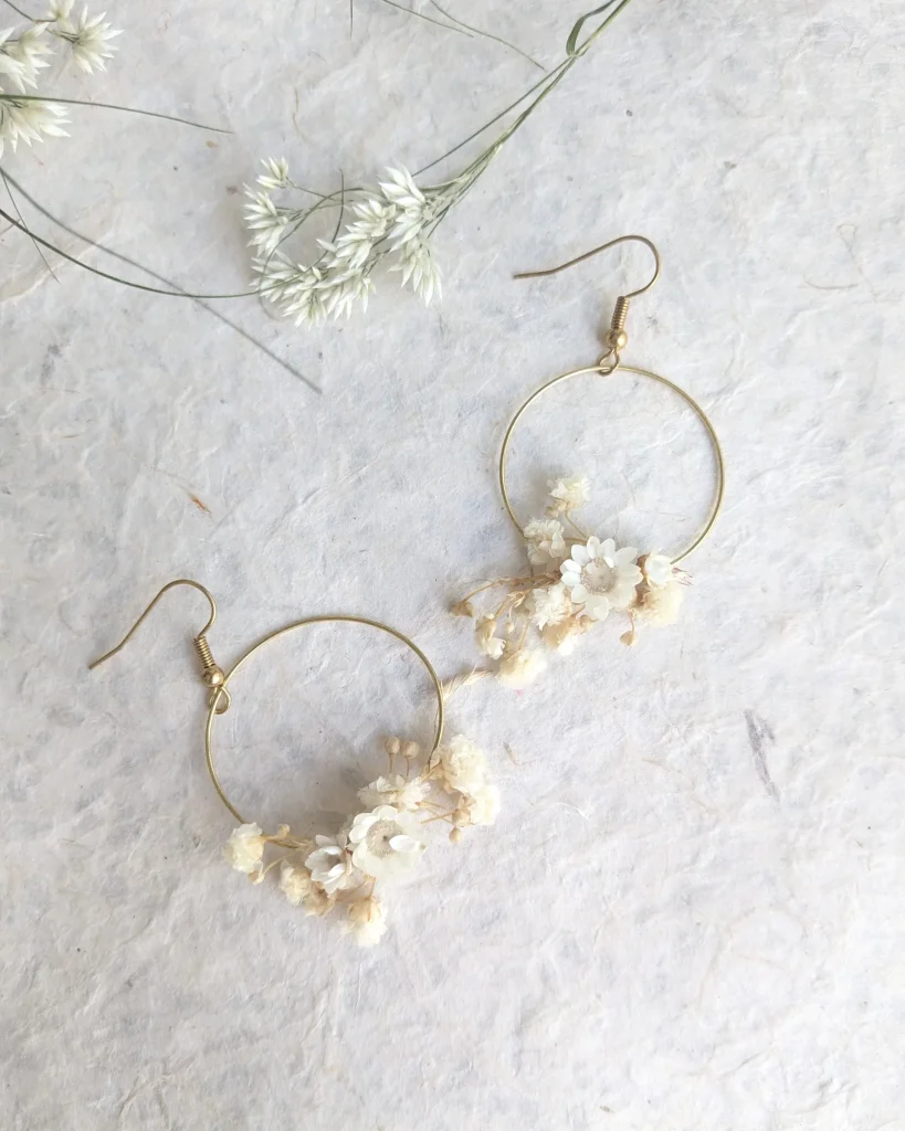 Boucles d’oreilles en fleurs séchées Purete, vue d’ensemble