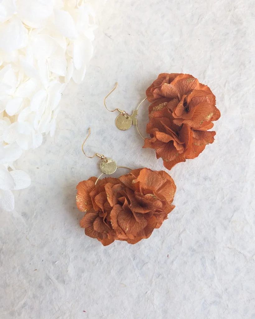 Boucles d’oreilles en fleurs séchées Victoire, vue d’ensemble