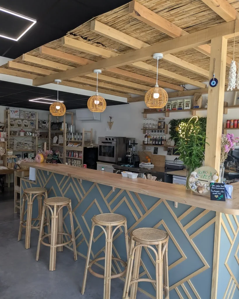 Créations en fleurs séchées exposées chez Mimi