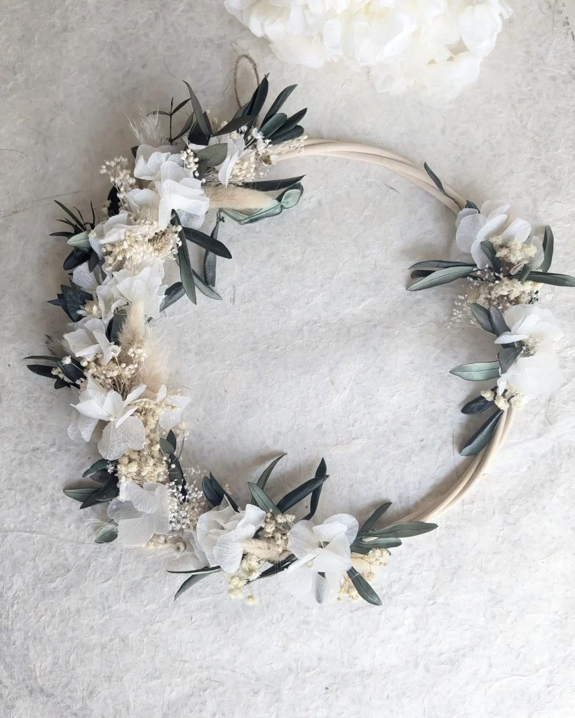 Couronne murale en fleurs séchées Olivia, vue d’ensemble