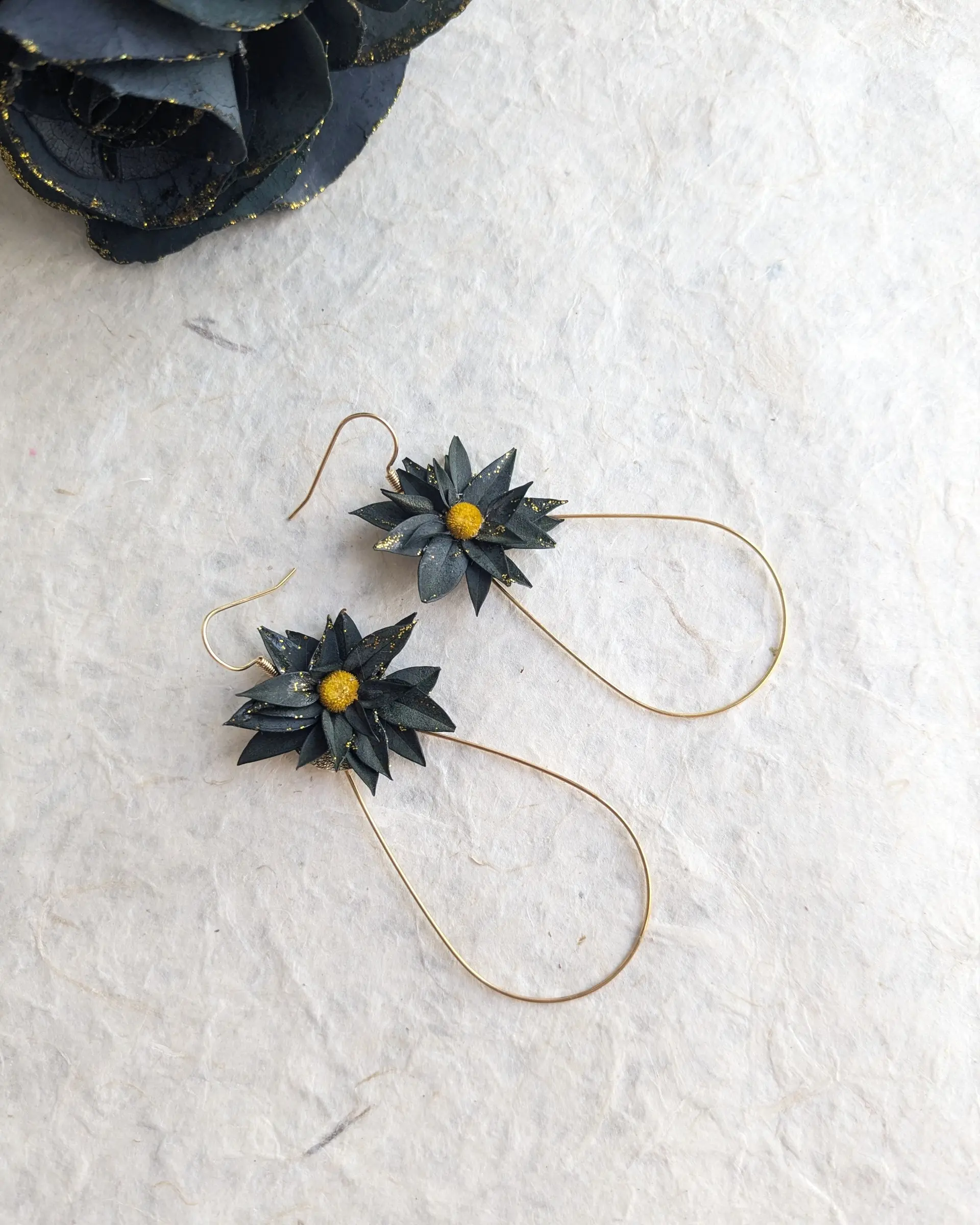 Boucles d’oreilles en fleurs séchées Étoile eucalyptus, vue d’ensemble