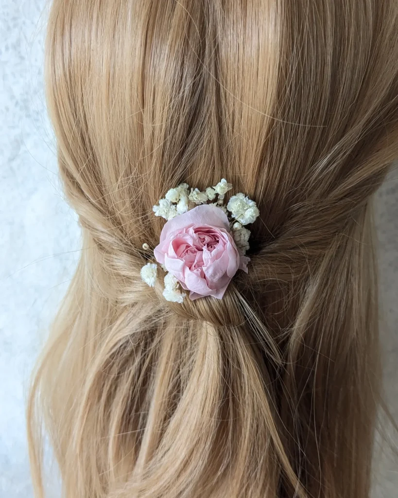 Pique à cheveux en fleurs séchées rose stabilisée