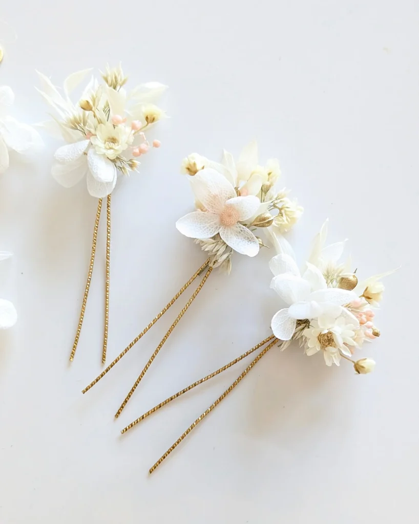 Épingles à cheveux mariée en fleurs séchées blanc rose